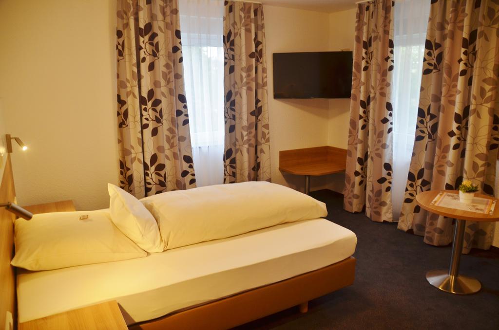 Hotel Hirt Deißlingen Esterno foto