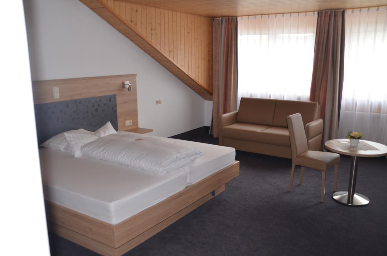 Hotel Hirt Deißlingen Esterno foto